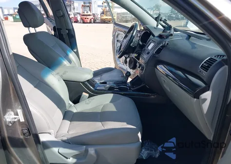 2015 Kia Sorento Lx z USA, uszkodzony, nr VIN 5XYKT3A64FG657620